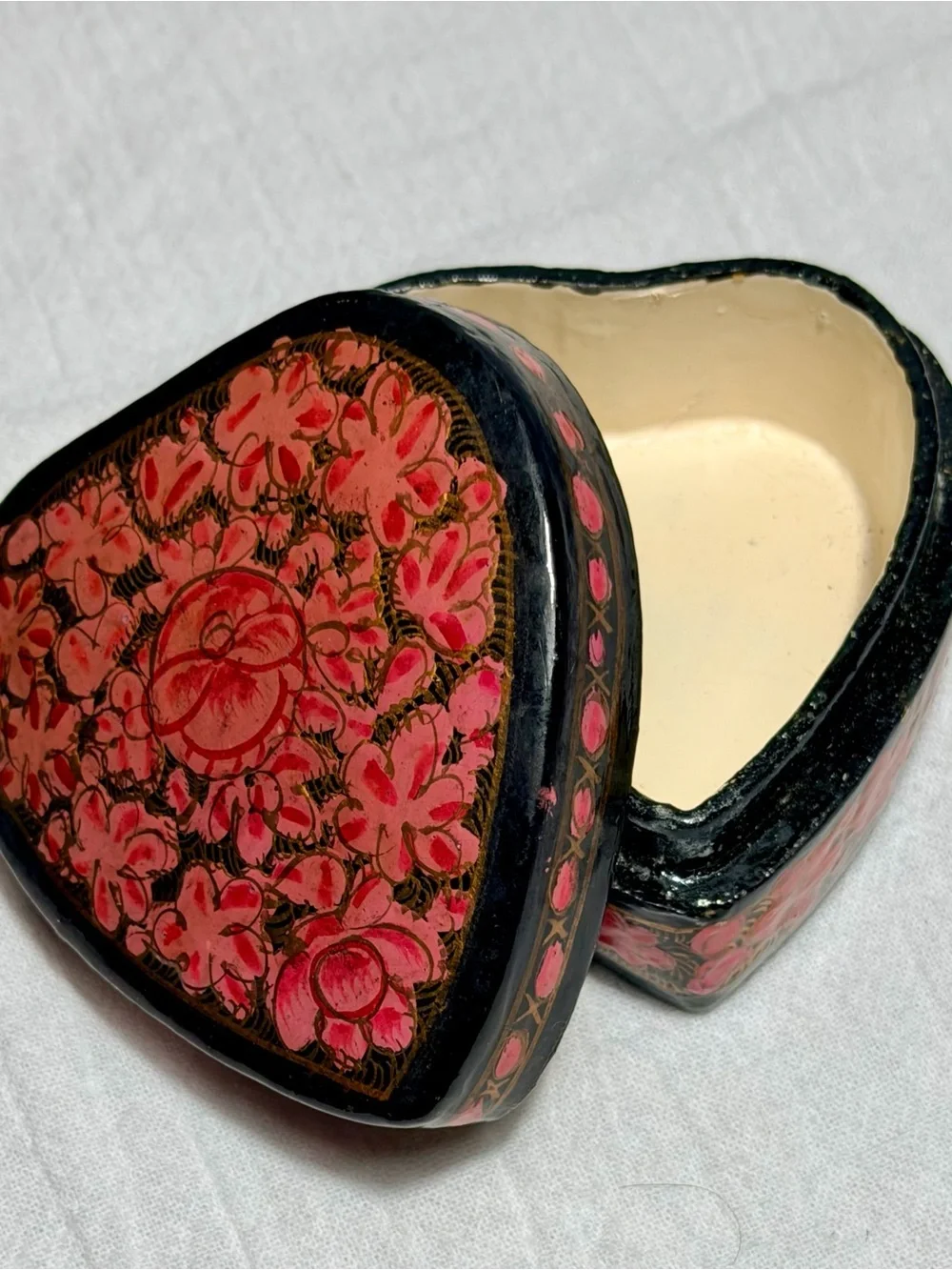 Vintage Hand-Painted Floral Heart Trinket Box in Pink and Black - Picture 5 of 8